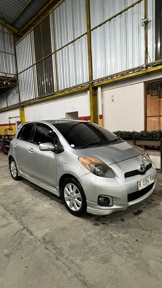 Yaris E 2012 matic