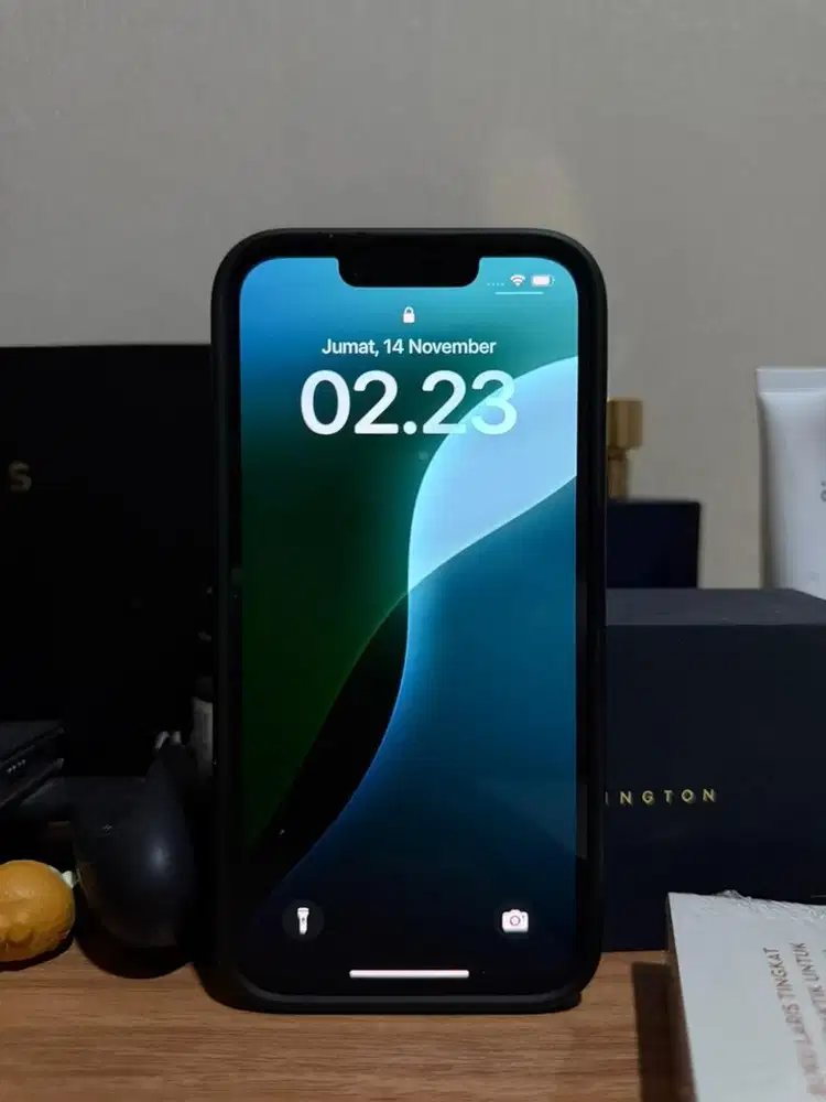 Iphone 13 256 GB warna Midnight ex Ibox