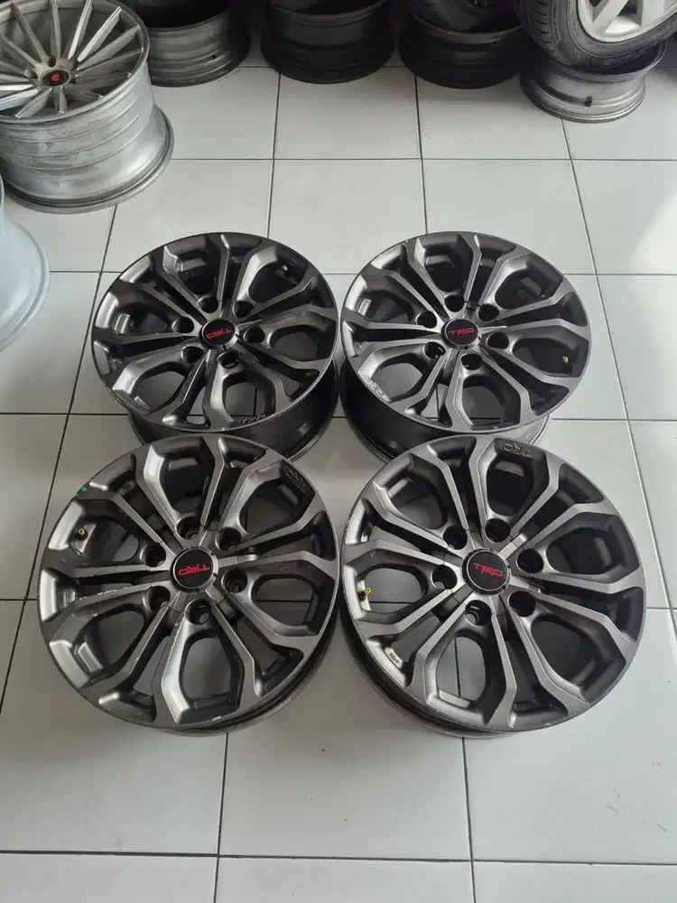 Jual velg orginal Toyota fortuner TRD R17 pcd 6.139.7..4pcs
