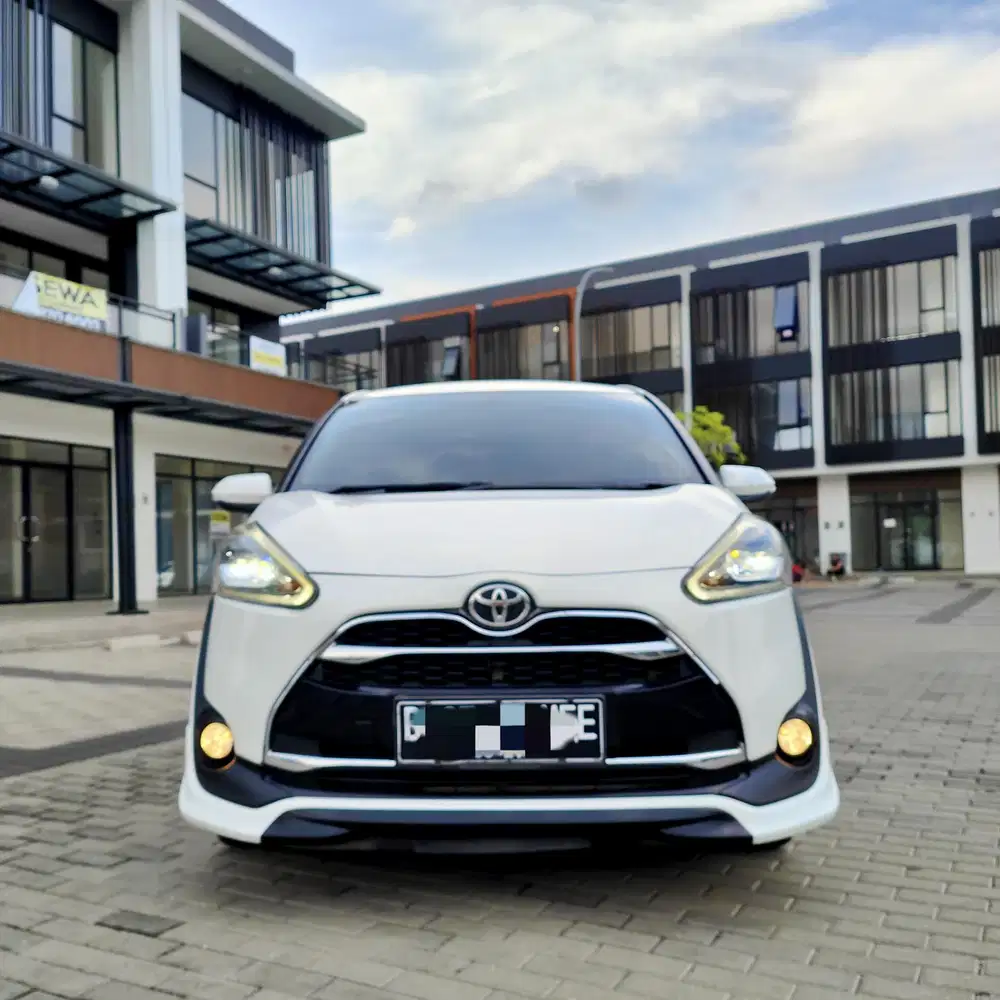 Toyota Sienta Q 2016