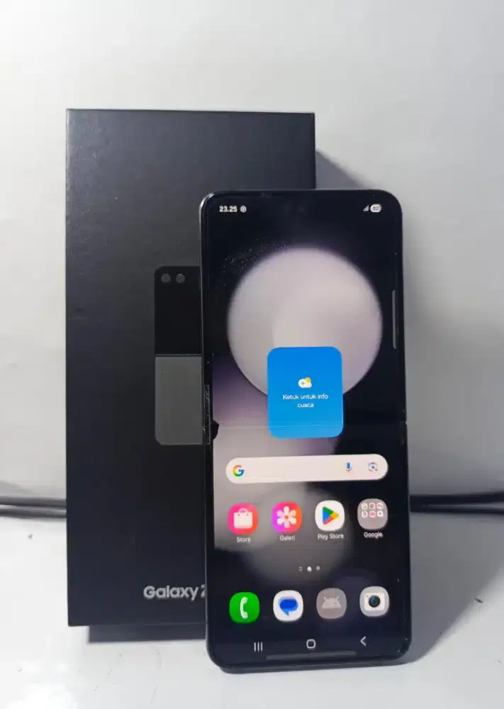 SAMSUNG Z FLIP 5 5G RAM 8/256GB ORIGINAL SEIN MULUS NORMAL FULLSHET