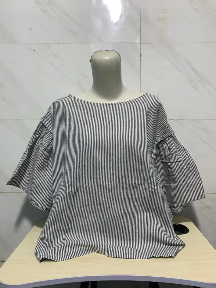 HSC 2025 Blouse Abu-abu wanita