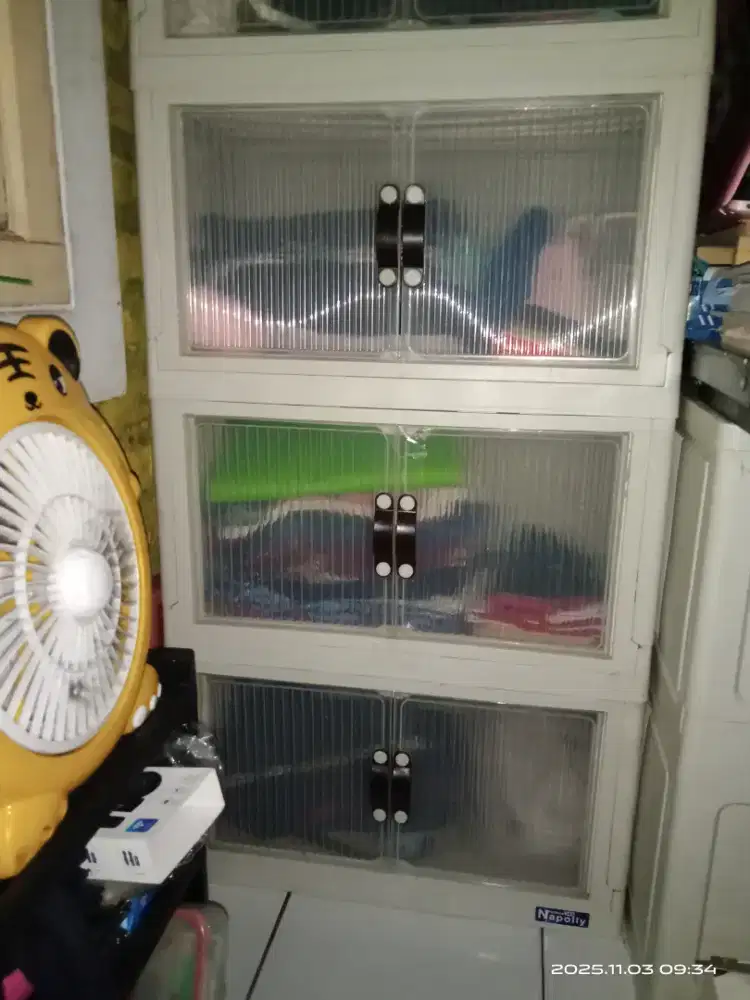 Lemari portable merk Napolly