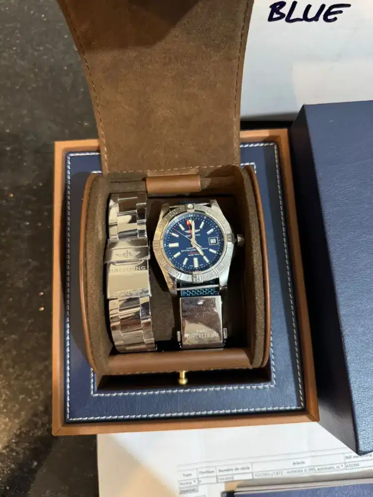 jam tangan Breitling Avenger 2 Blue GMT