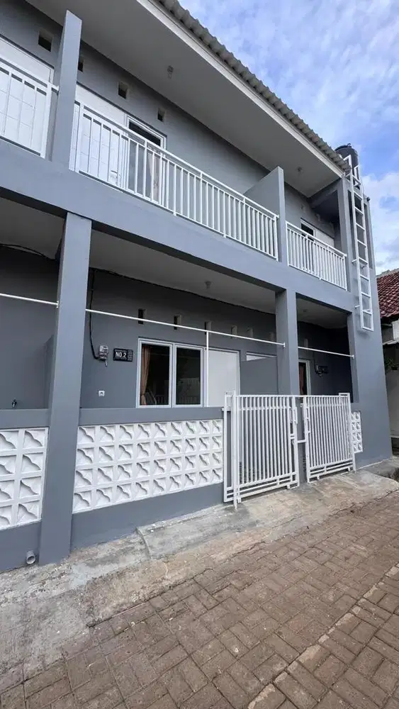 Di sewakan kontrakan / 2 lantai bangunan baru jadi