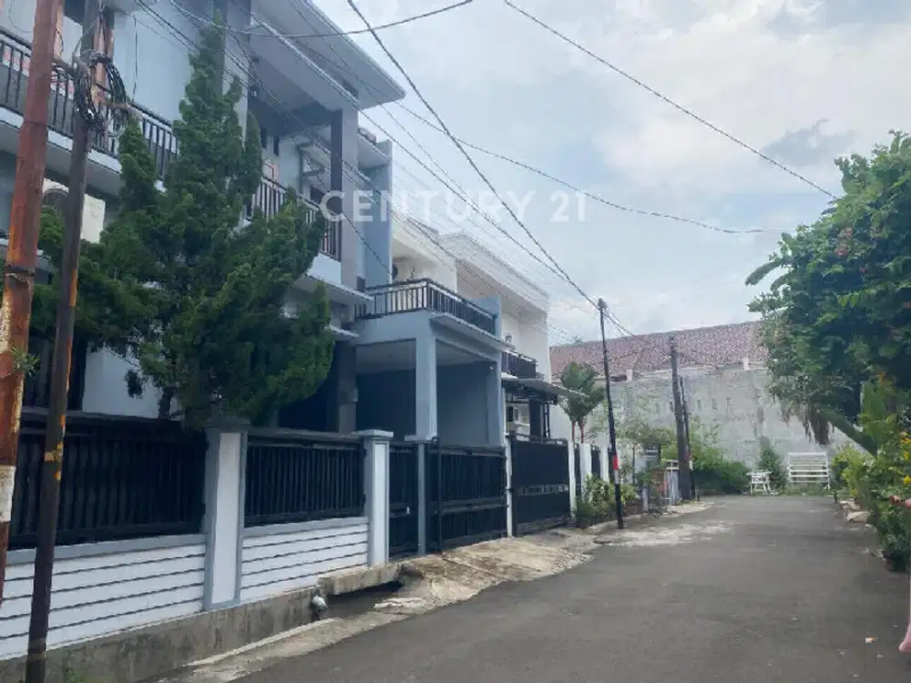 Disewakan Rumah 2 Lantai Dekat Sekolah Unggulan Pondok Kelapa