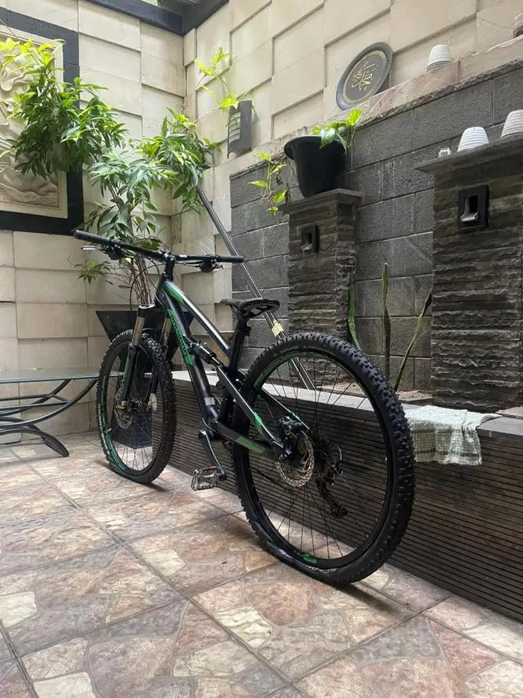 Jual barang bekas usaha dan hobi