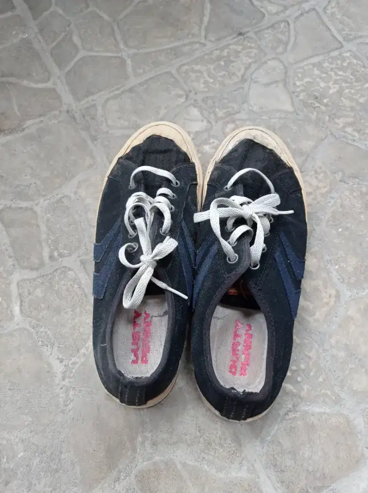 Sepatu Bekas Ukuran 44