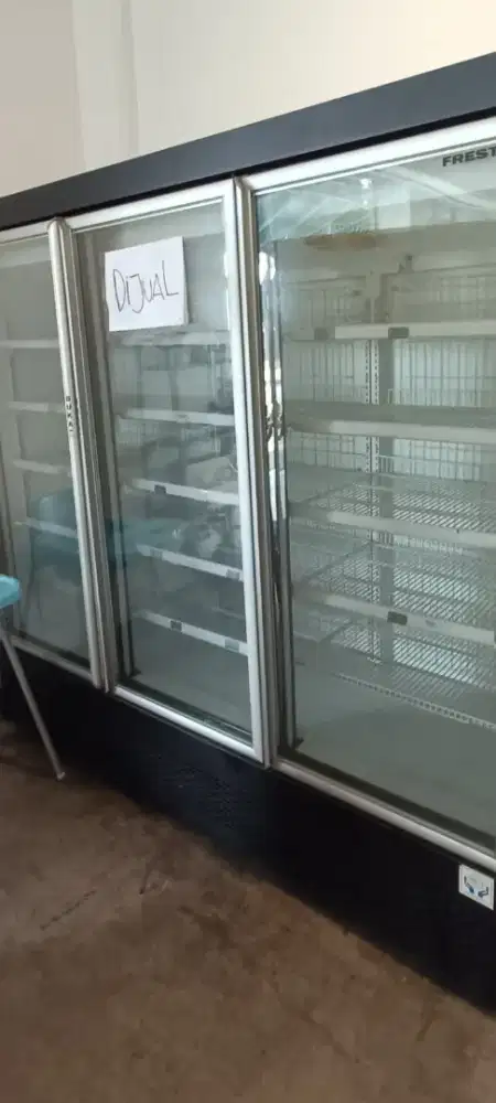 freezer showcase 3 pintu