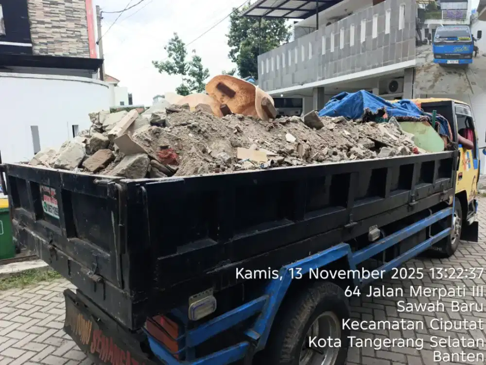 Jasa buang puing dan buang sampah