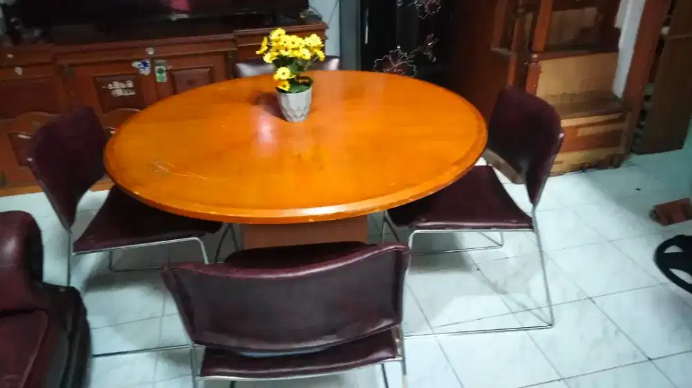 Meja bulat pake kaca