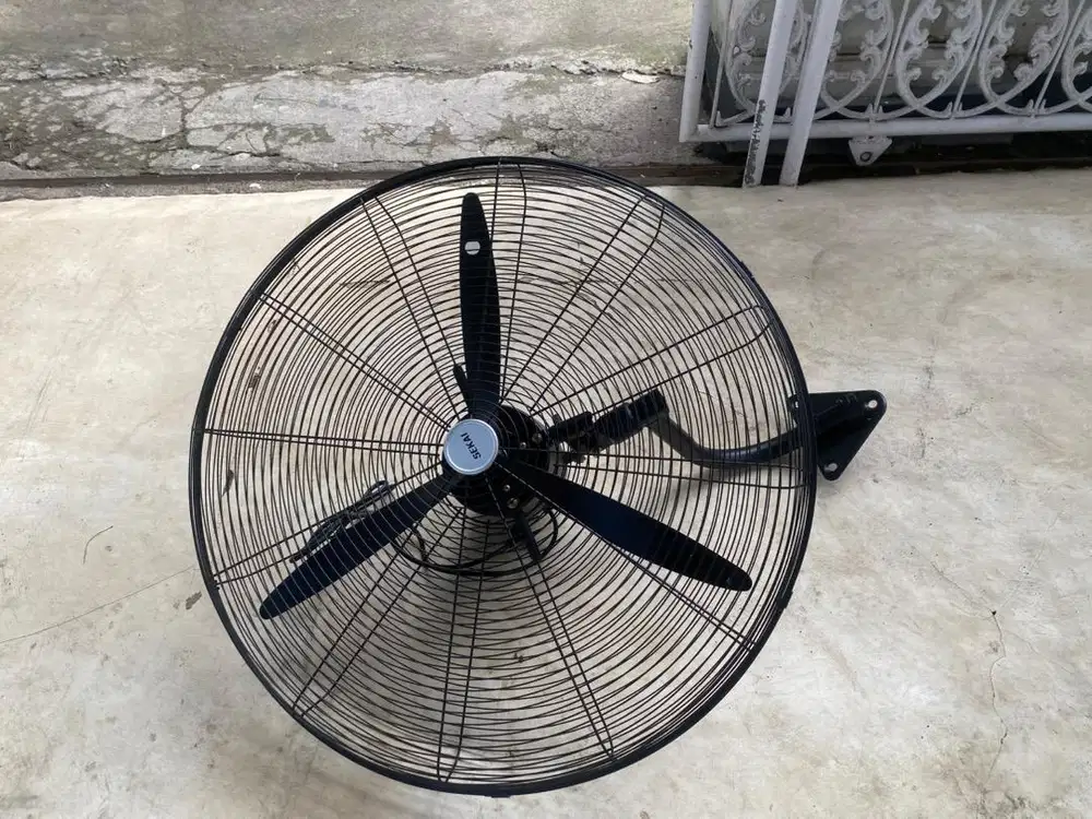 Kipas dengan diameter 86 cm