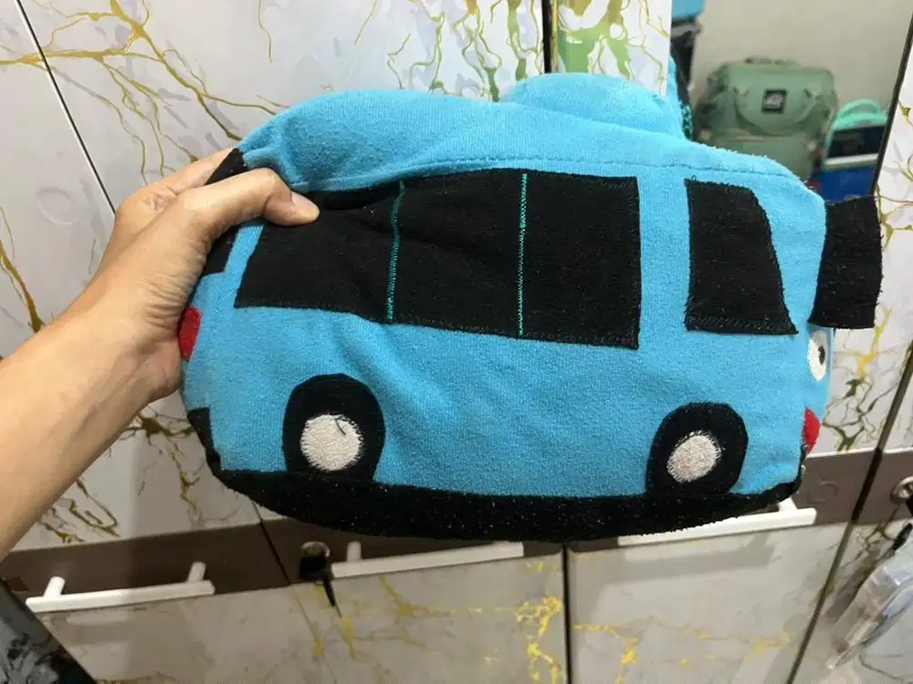 Boneka tayo biru