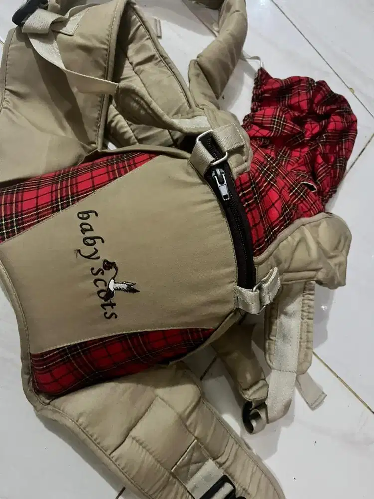 Gendongan hipseat scots