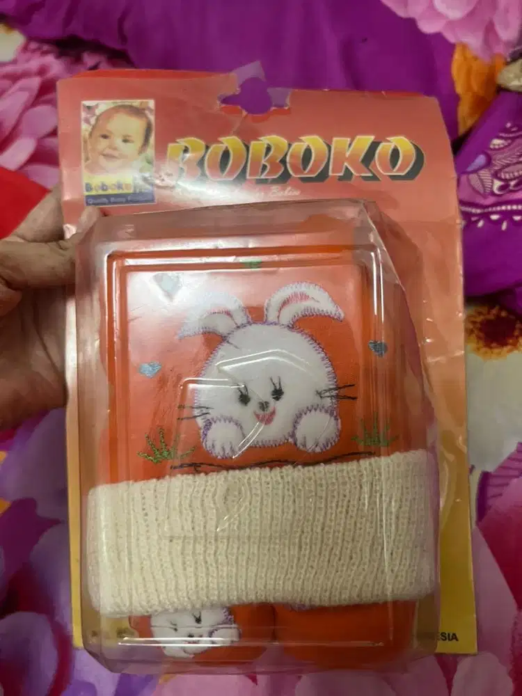 Topi bayi dan set sarung kaki