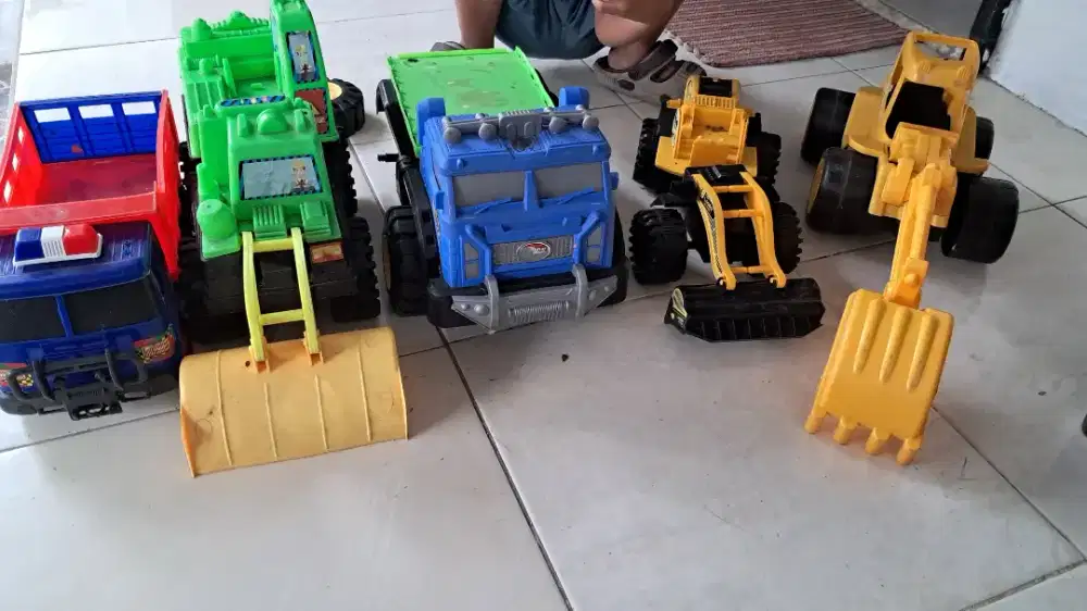 Mobil mainan anak2