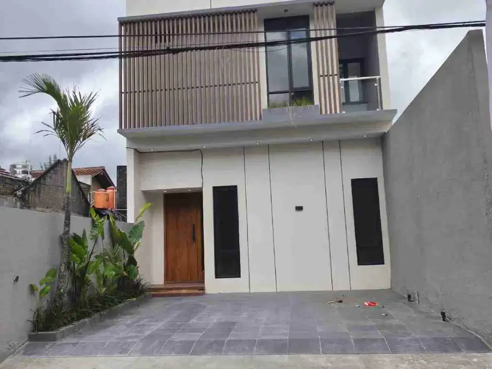 Jual Cepat Rumah Baru 2 lantai Timur Stadion Maguwoharjo Jogja