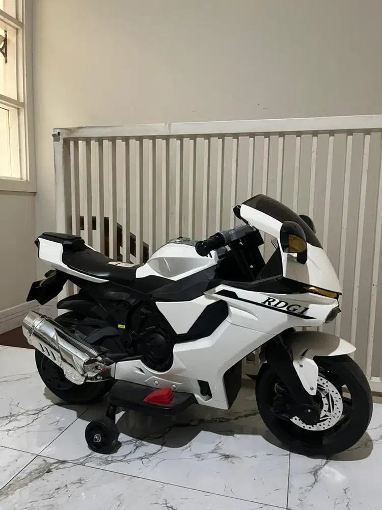 Motor Akki, anak laki laki usia 6-12th