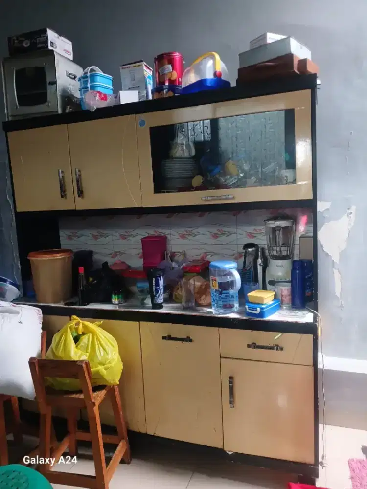 lemari dapur bekas