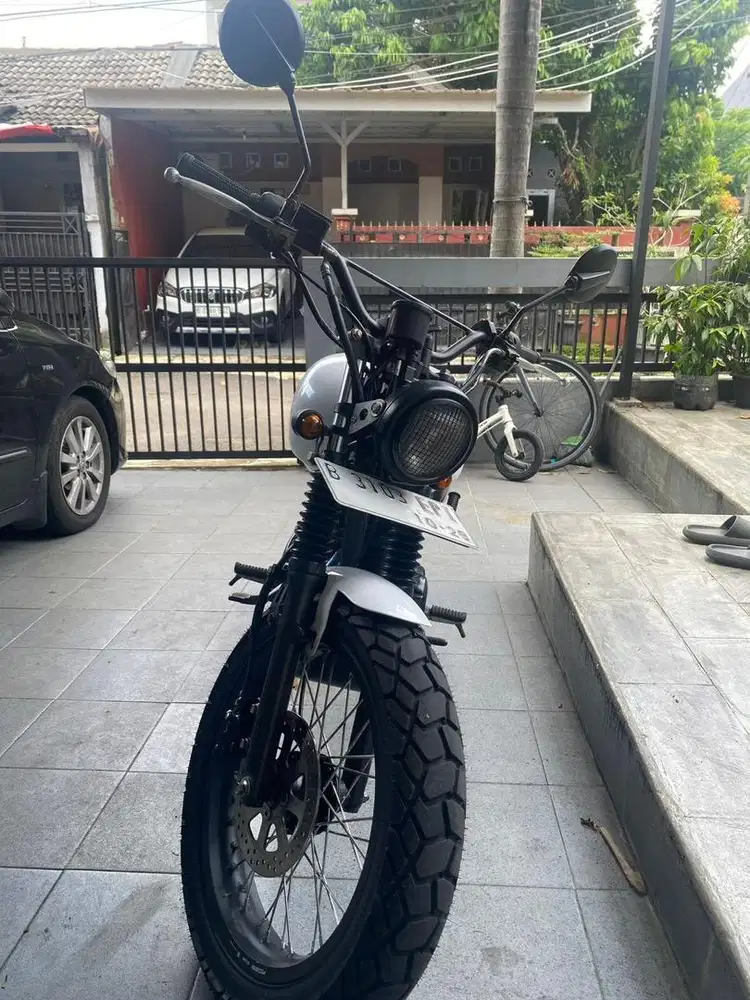 Kawasaki W175 SE Custom Cruiser