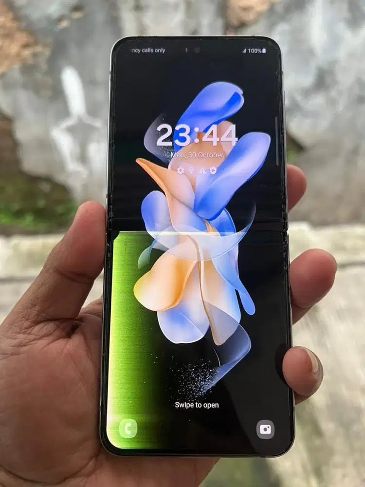 Samsung Flip 4 Ram 8/256 Sein Minus