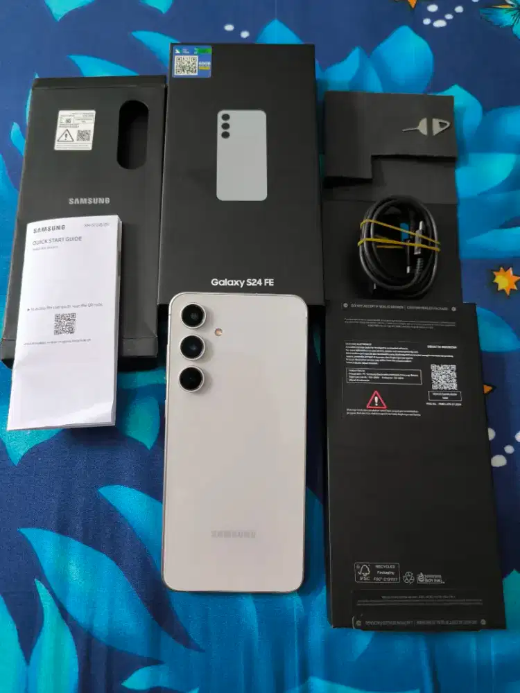 SAMSUNG S24 FE RAM 8/256GB 5G RESMI SEIN FULL ORI
 MULUS 99%