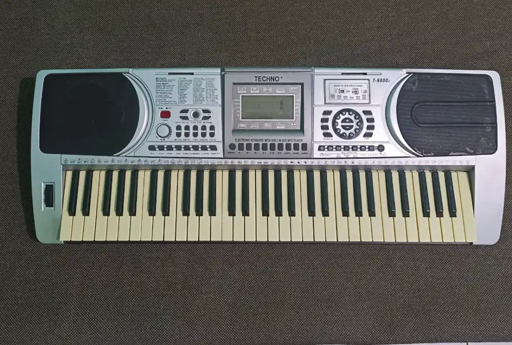 Keyboard/Piano Techno T9800i