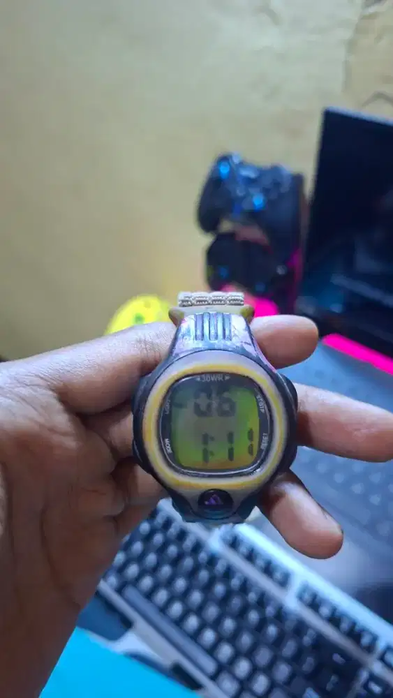 Jam tangan Adidas y2k