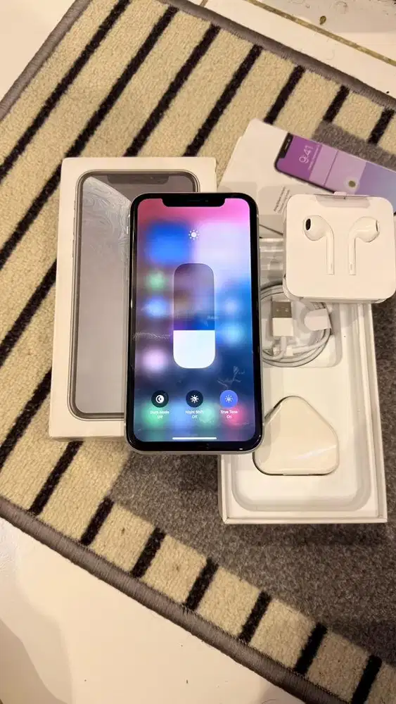 Dijual Iphone Xr White 128GB Lengkap Terdaftar