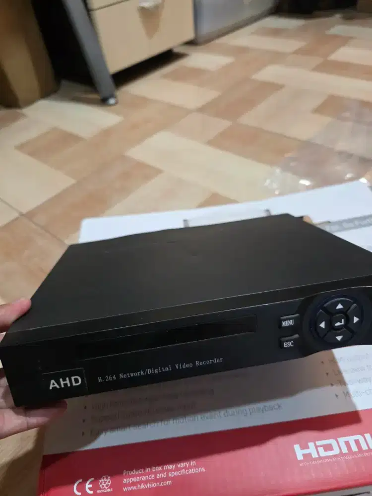 Jual paket cctv bekas 4 kamera. Tinggal beli kabel