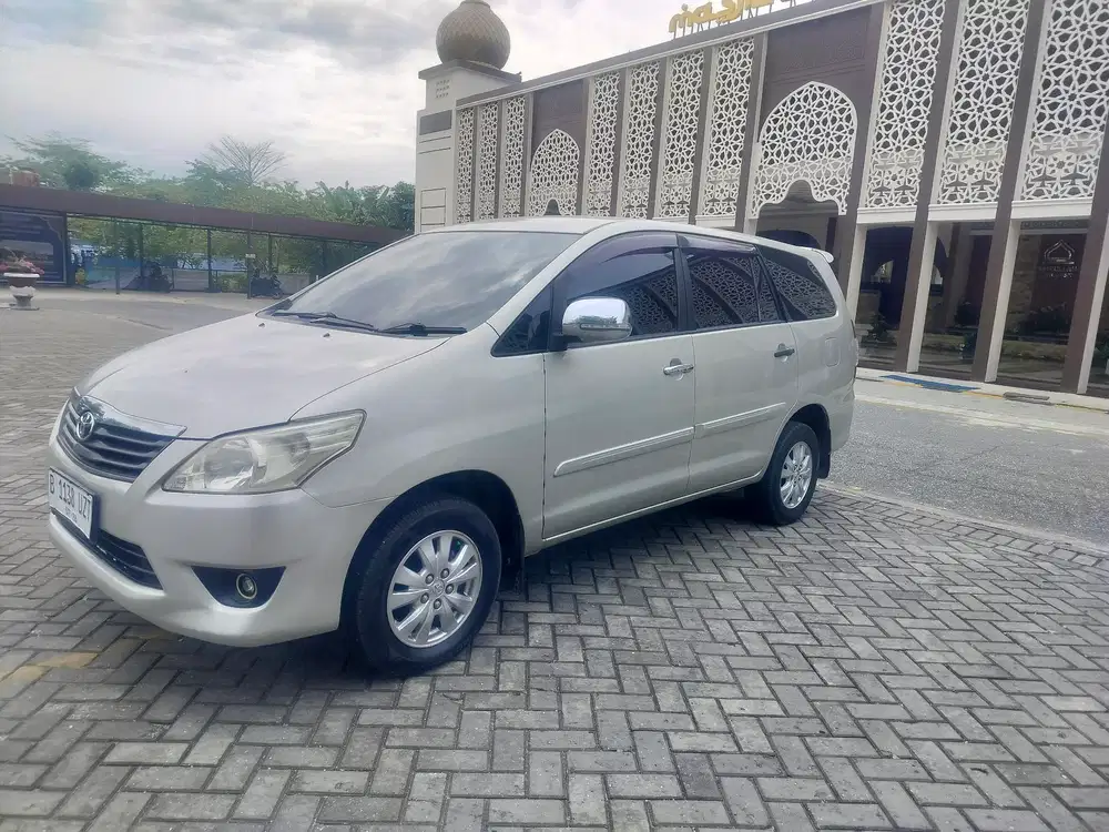 Toyota Kijang Innova 2013 Bensin