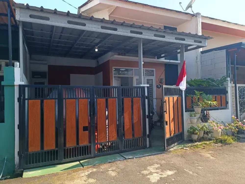 DI JUAL ATAU OPER KREDIT RUMAH CLUSTER, BEBAS BANJIR