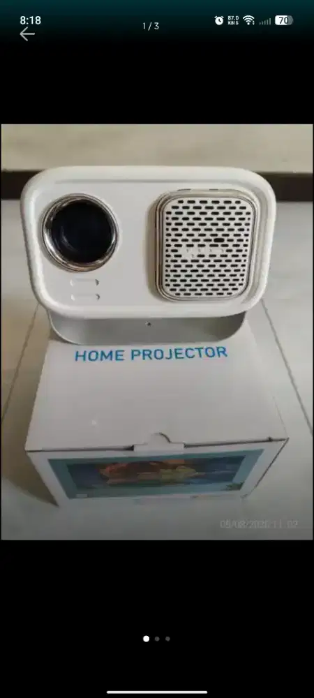 Proyektor android merk QIAOLET