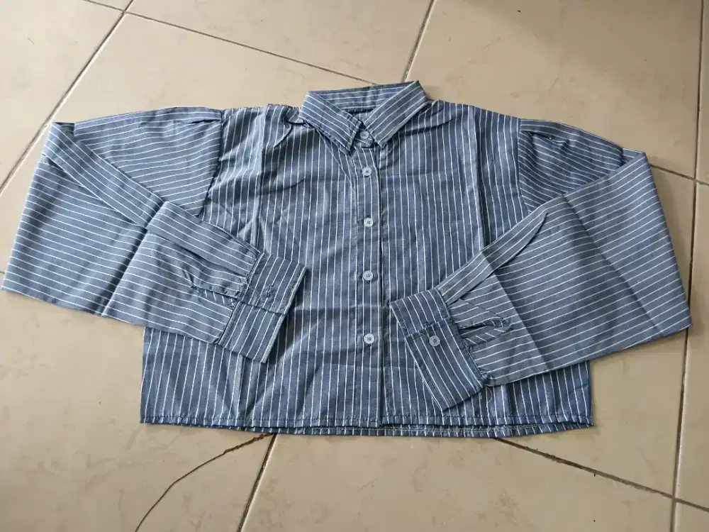 Kemeja Wanita Crop top