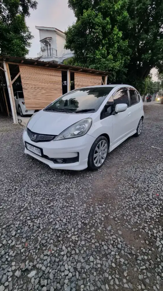 HONDA JAZZ RS AUTOMATIC 2012 LOW KM RECORD