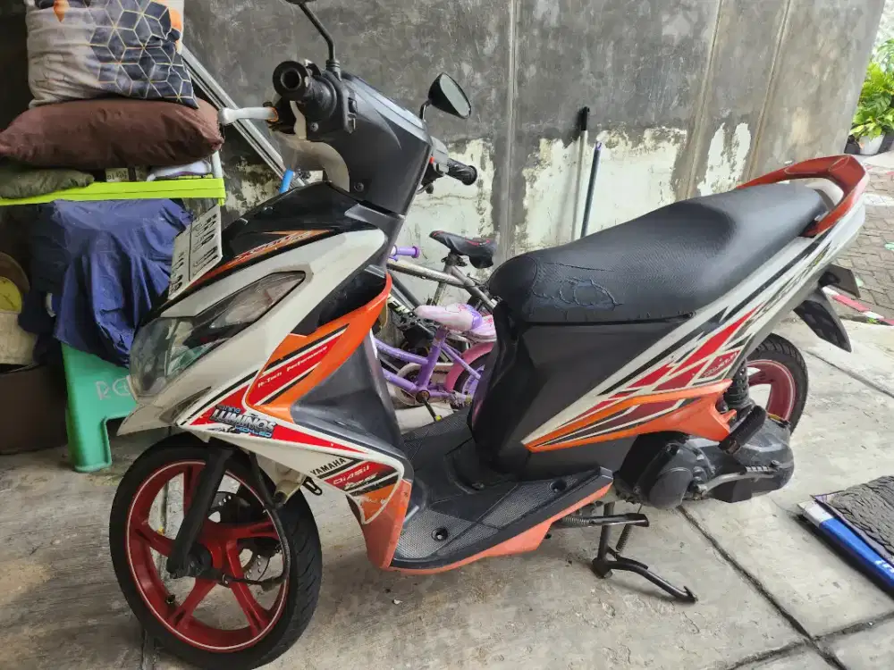 Yamaha Xeon 2013 putih