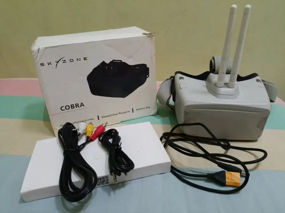 Skyzone Cobra S 5.8GHz FPV Goggles w/ SteadyView Receiver (Second)