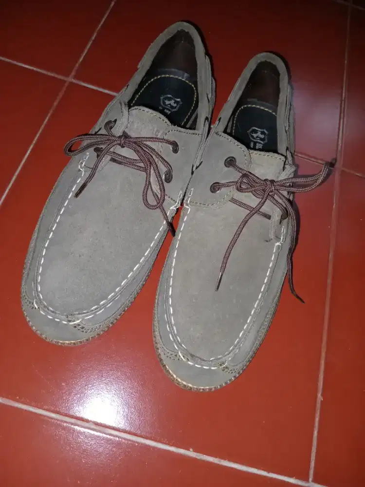 Sepatu bahan Kanvas