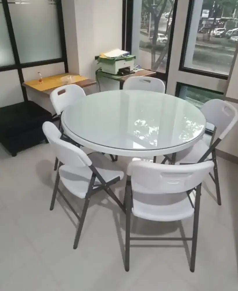 1 Set Meja Bulat + 5 kursi + kaca meja