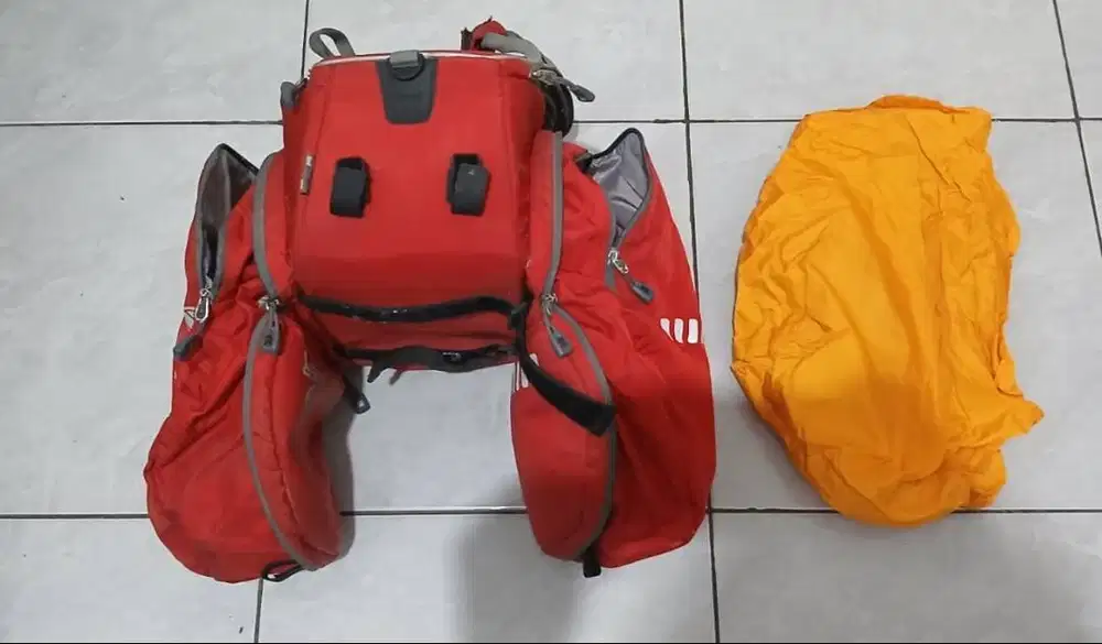 Jual tas pannier merk “Eiger”  Warna merah
