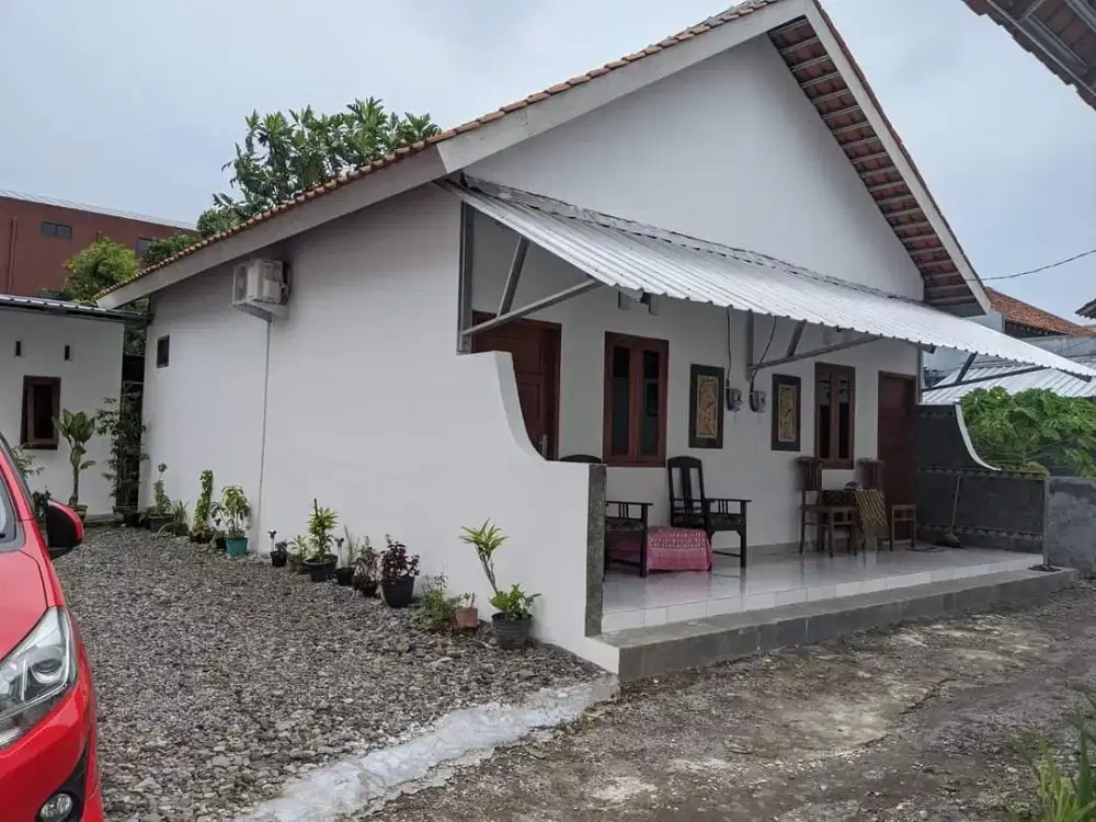 Kost Paviliun Putri/Pasutri Muslim di Jl.Raya Tajem Km 1 Maguwoharjo