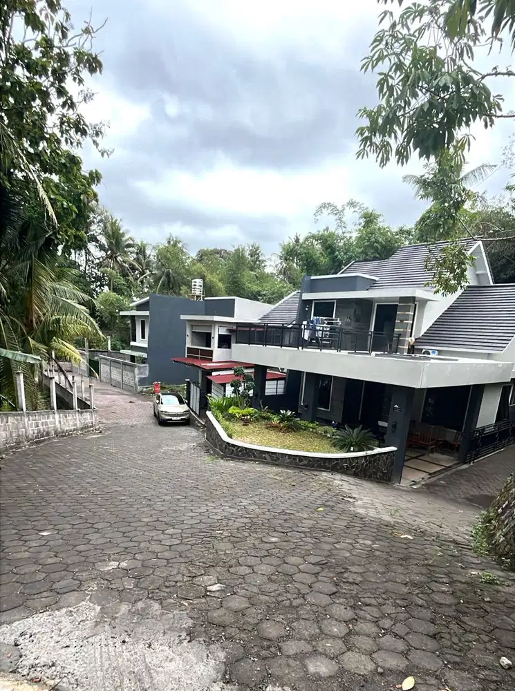 Rumah Keren di Lingkungan Asri dekat Pasar Cebongan
