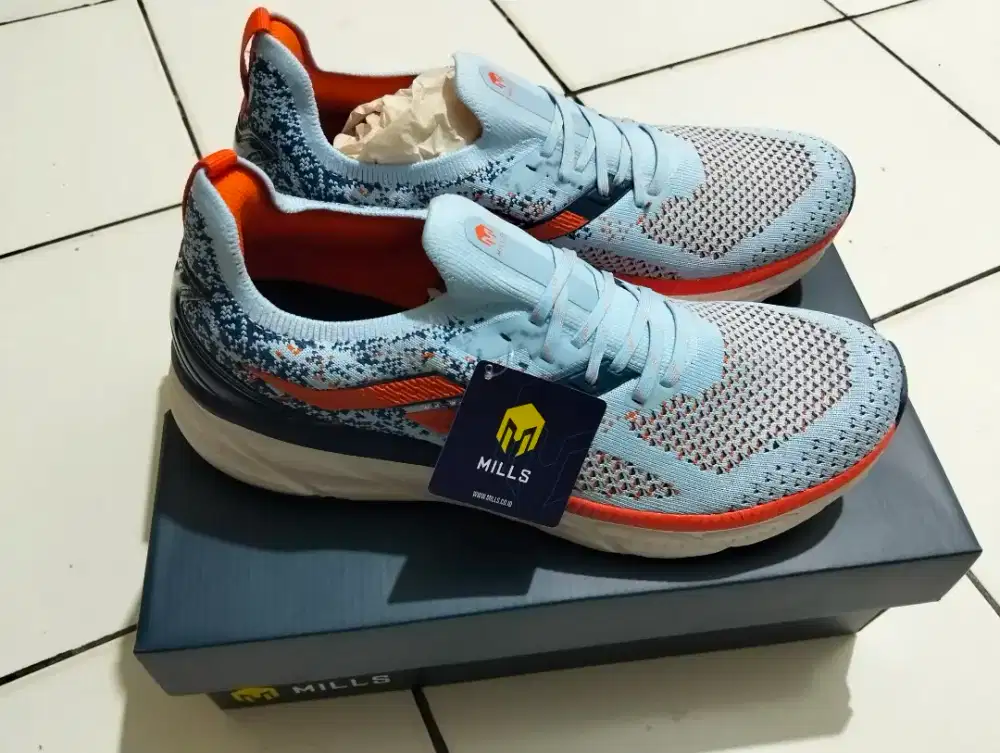 SEPATU RUNNING (Berlari)