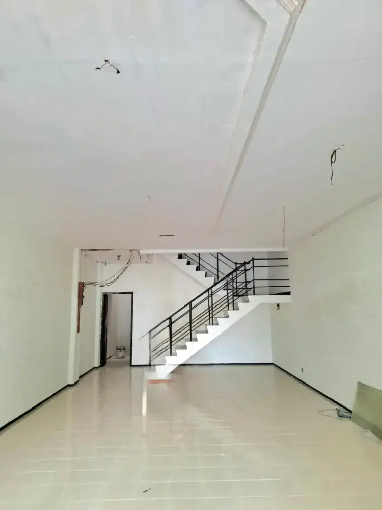 Disewakan Ruko Raya Mulyosari Nol Jalan Raya