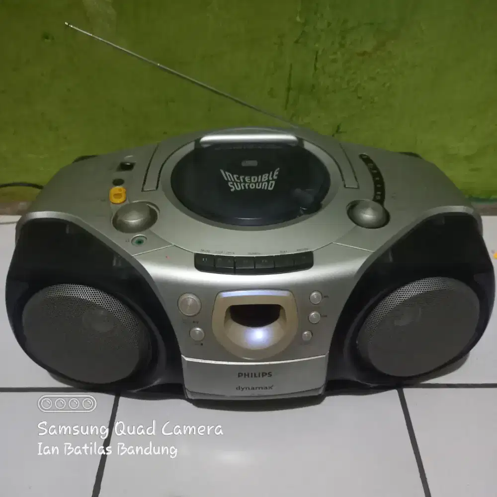 Mini Compo Philips AZ2000 Dynamax Suround Bass Radio Tape CD