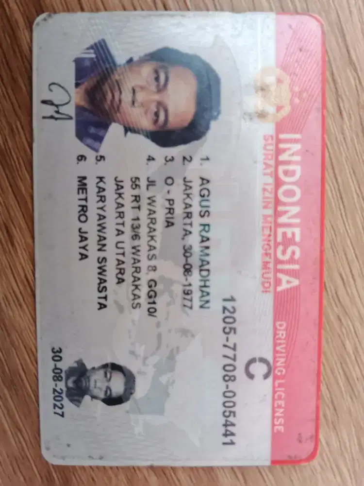 Sedang mencari pekerjaan sebagai supir