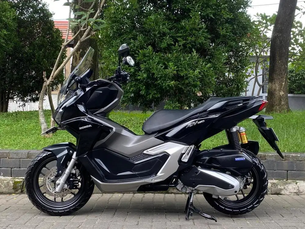 Honda ADV CBS 160 cc thn 2024 warna hitam, istimewa mulus pisan