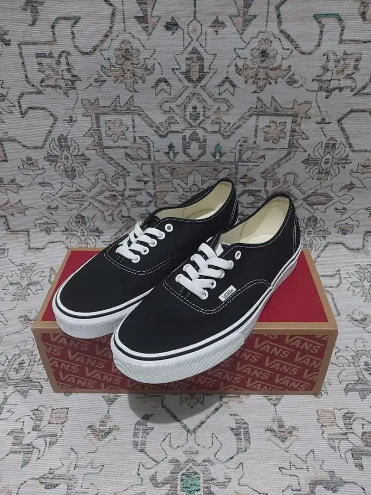 VANS AUTHENTIC BLACK WHITE
