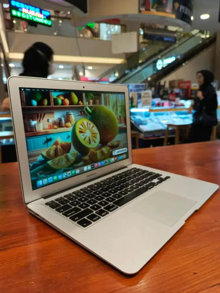 Macbook Air 13 inch , 2017