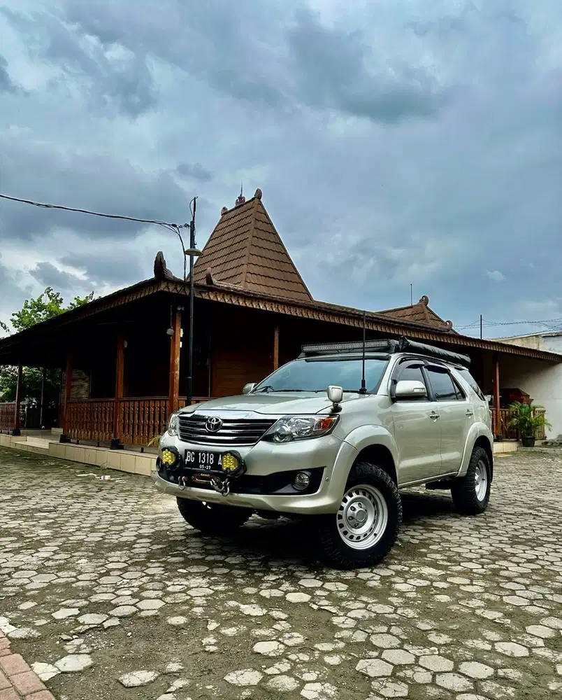 Toyota Fortuner 2012 Bensin